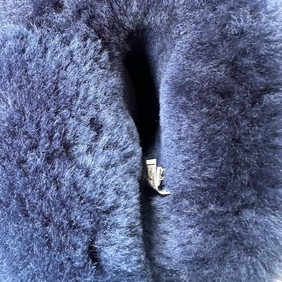 UGG Cozy Comfy Blue Sheepskin Leather Mid-Calf Casual Boots Button Lined WMN’s 8 - Picture 8 of 11